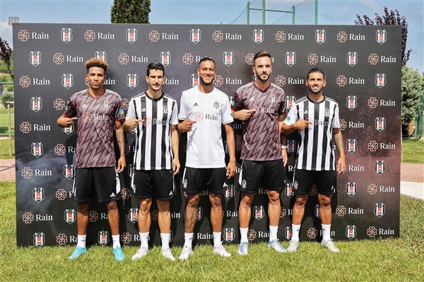 Rain ve Beşiktaş, yeni sezon formalarını tanıttı