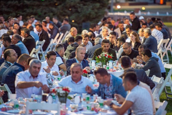 Ramazan’ın son gününde iftar sofrası büyükşehir emekçileri için kuruldu