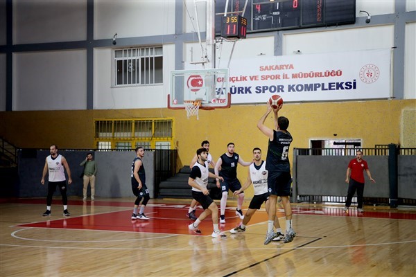 Sakarya Büyükşehir Basket hazırlık maçında High Touch’u mağlup etti