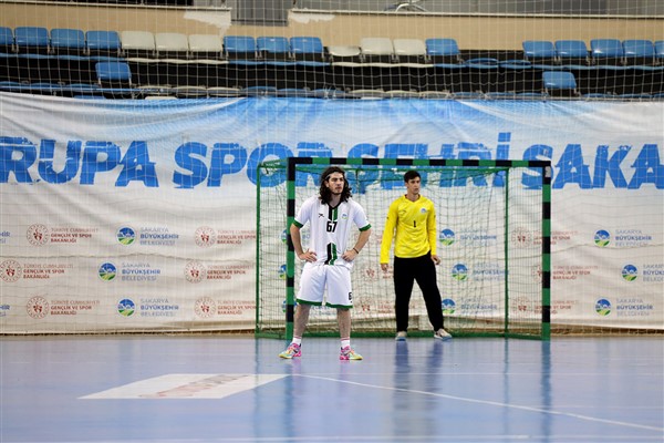 Sakarya Büyükşehir Hentbol Takımı, Dzhurtubaev'i  kadrosuna kattı