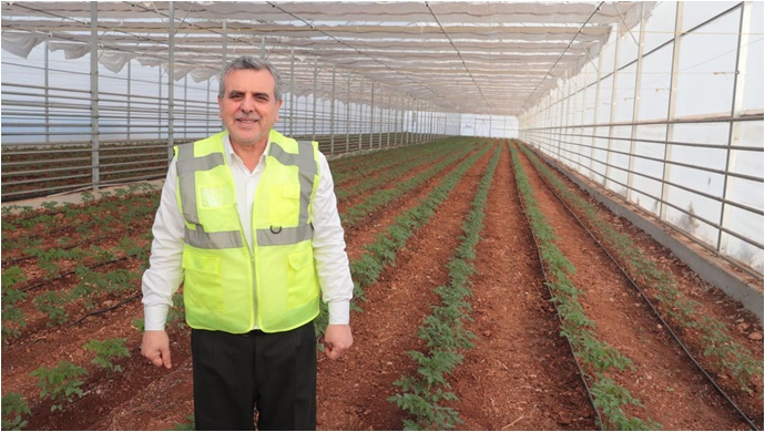Şanlıurfa Büyükşehir Belediyesi çiftçilere sıvat dağıttı-(VİDEO)