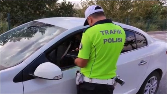 Şanlıurfa 'da asayiş ve trafik denetimleri: Kurallara uymayan sürücülere ceza yağdı-(VİDEO)