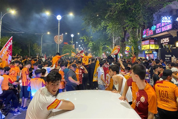 Şanlıurfa'da Galatasaray’ın şampiyonluğu coşkuyla kutlandı