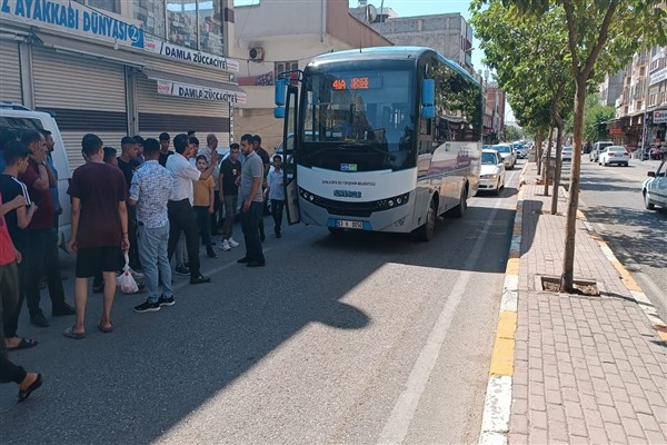 Şanlıurfa'da yola fırlayan çocuğa araba çarptı