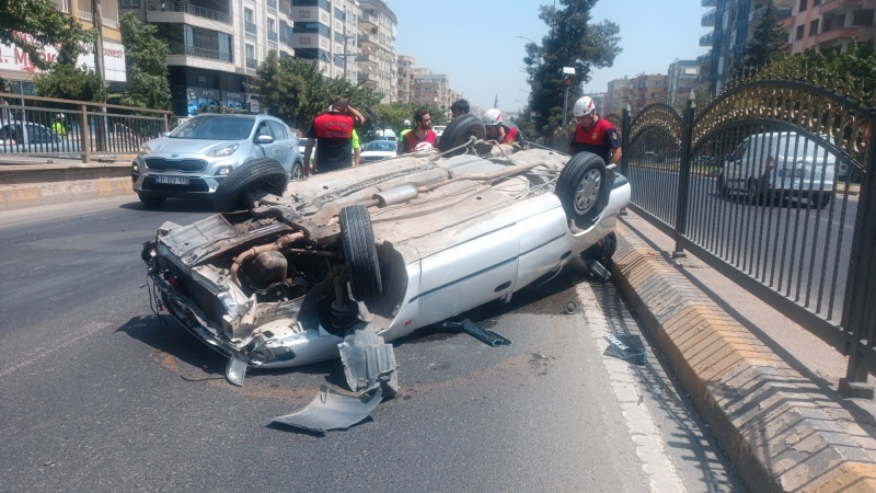 Şanlıurfa'da kontrolden çıkan otomobil takla attı