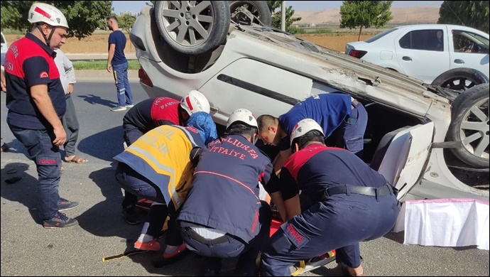 Şanlıurfa'da Kontrolden çıkan otomobil takla attı: 1 yaralı