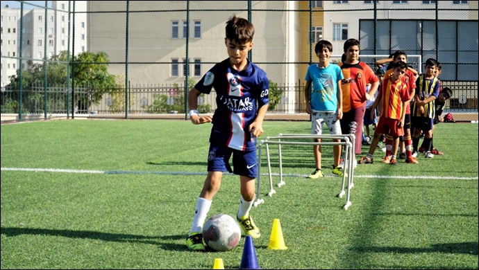 Seyrantepe 'de çocuklar zamanını sporla değerlendiriyor