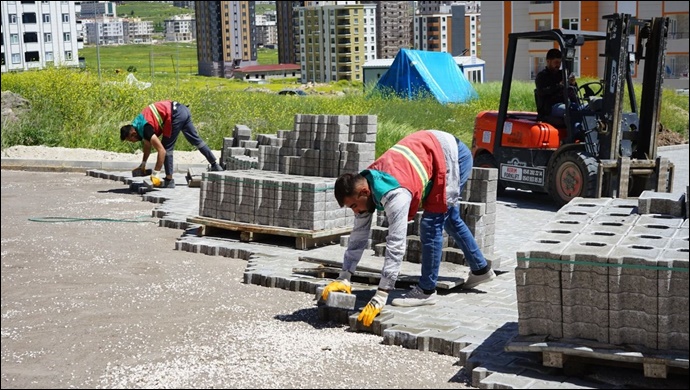 Seyrantepe’de yeni yollar kilitli parke ile döşendi-(VİDEO)