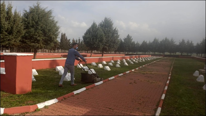 Siverek şehitliğinde bakım çalışmaları sürüyor