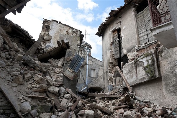 Siyasilerden depremden etkilenen vatandaşlara geçmiş olsun mesajı 