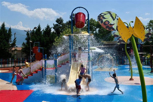 Su Oyunları Parkı, çocuklarla doldu