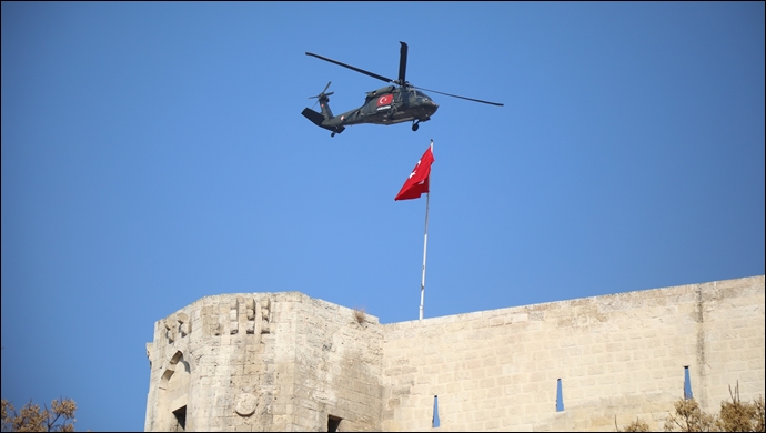 Tarihi Gaziantep Kalesi’ndeki Helikopter Gösterisi Nefesleri Kesti!