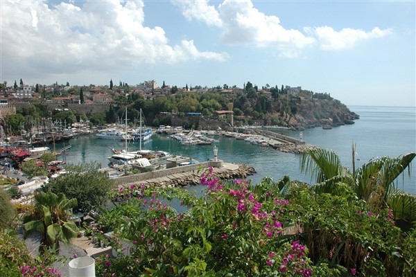 Tarım ve Orman Bakanı Yumaklı, Antalya’da çeşitli ziyaretler gerçekleştirdi 