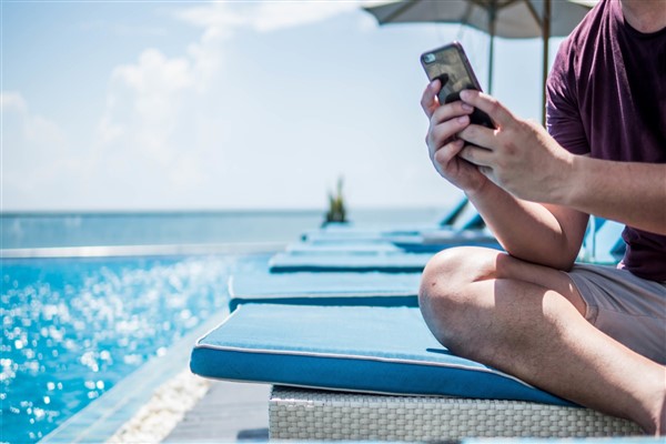 Tatilde elektronik cihazları ve verileri korumanın 5 yolu