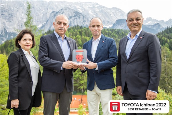 Toyota Ichiban ödülü Mersin Toyota Plaza Boranlar’a layık görüldü