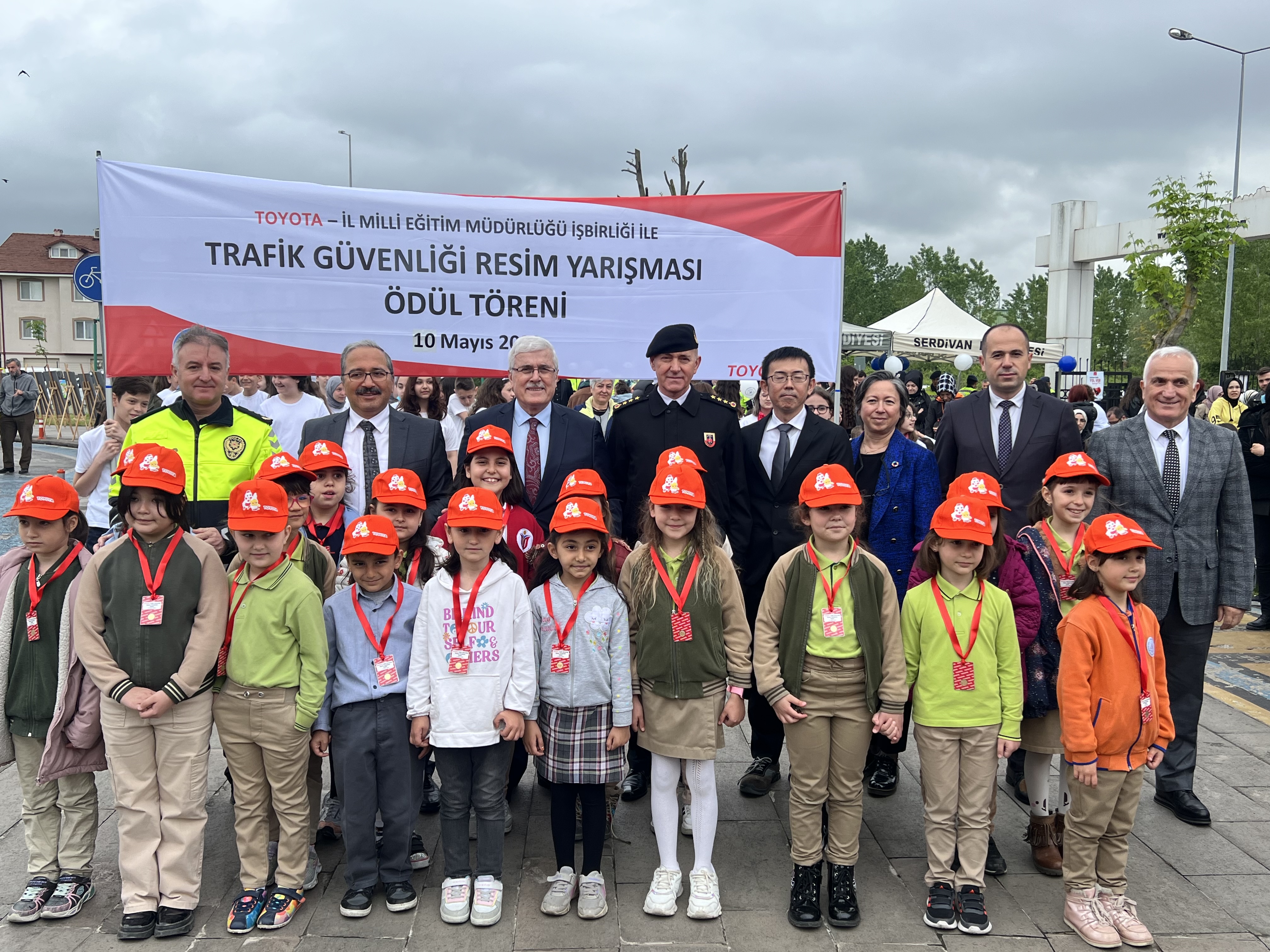 Toyota, trafik güvenliği konulu resim yarışması düzenliyor