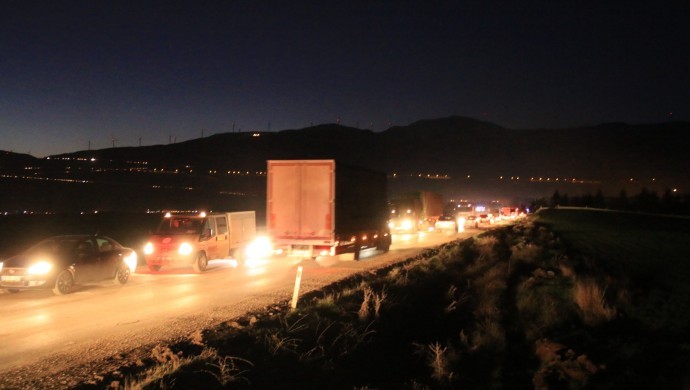 Trafiğin kilitlendiği Nurdağı’nda halk kentten çıkamıyor