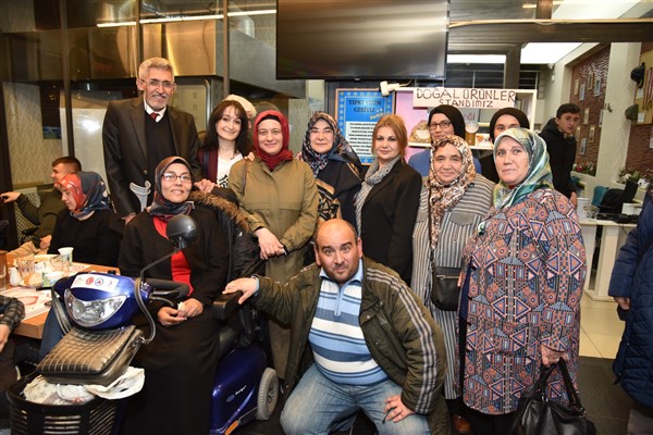 TSD Afyonkarahisar Şube Başkanı Özkara, üyelerle iftarda bir araya geldi