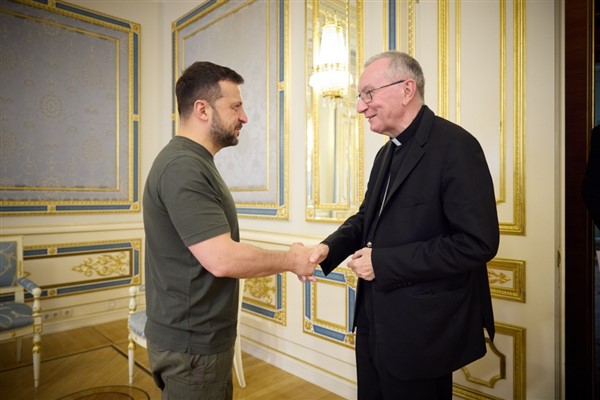 Ukrayna Devlet Başkanı Zelenski, Vatikan Devlet Sekreteri Parolin ile görüştü