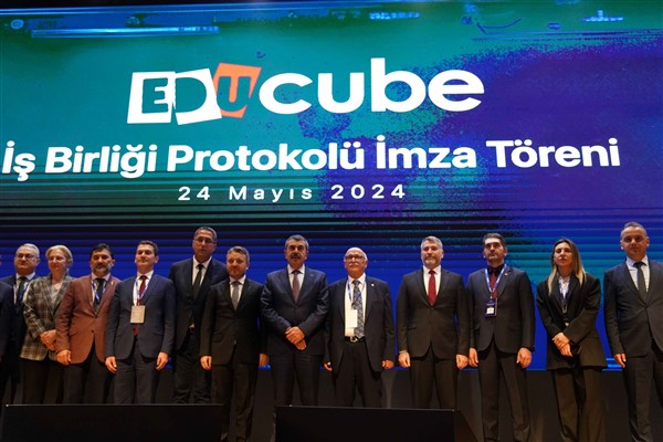 Uluslararası Eğitimde Yapay Zeka Uygulamaları Forumu Teknopark İstanbul’da gerçekleşti