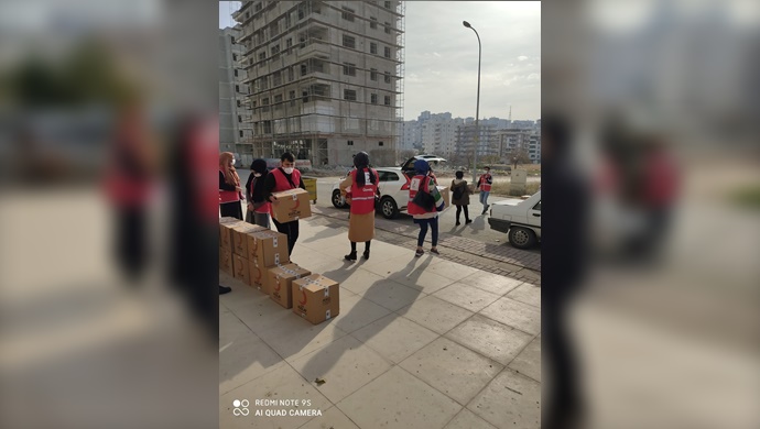 Urfa Genç Kızılay'dan 70 Aileye gıda yardımı