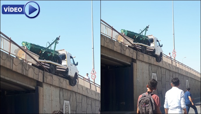 Urfa’da faciaya ramak kaldı, araç köprüde asılı kaldı!