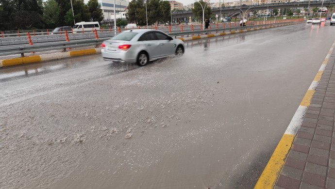 Urfa'da sağanak yağış