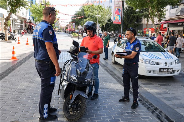 Uşak Belediyesi Ulaşım Müdürlüğü Ekipleri, motorlu araç denetimi yaptı