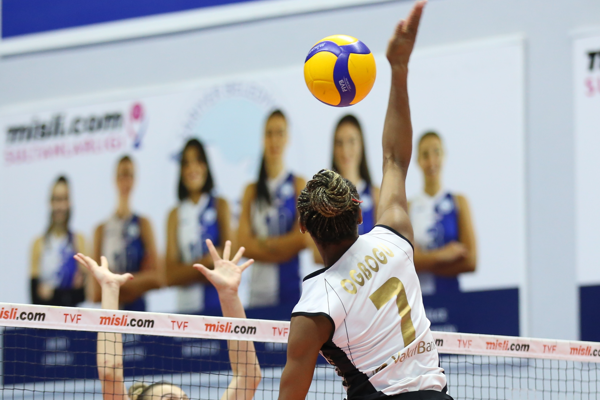 VakıfBank, Sarıyer deplasmanında set vermedi