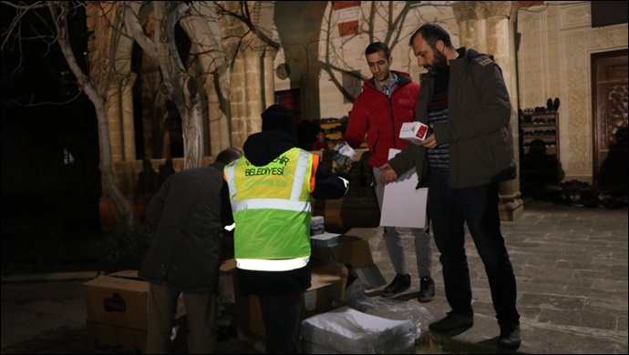 Viranşehir Belediyesi Camilerde Kandil Simidi Dağıttı