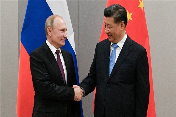 Xi ile Putin Semerkant'ta bir araya geldi