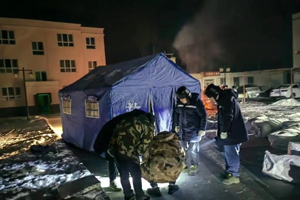 Xinjiang'da 7,1 büyüklüğünde deprem