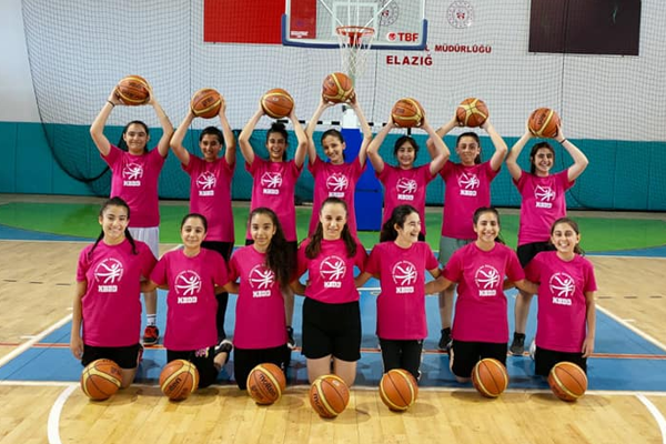 Yarını Kodlayanlar'dan basketbolda “Ben Varım” diyen kız çocuklarına destek