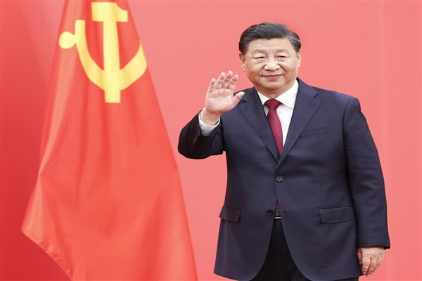 Yeni yolculuğun öncüsü Xi Jinping