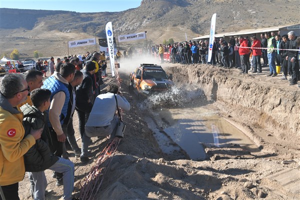 Yeşilhisar'da gerçekleştirilen Off-Road Festivali’ne 60 ilden 250 araç katıldı