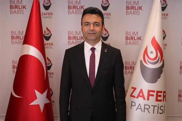 Zafer Partili Kaptan: 