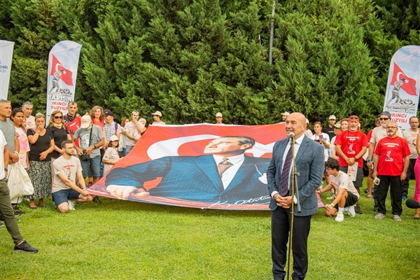 Zafer Yolu kafilesi, İzmir’den tarihi yürüyüş için yola çıktı