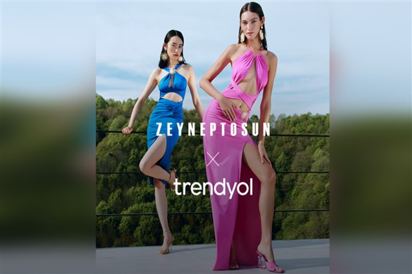 Zeynep Tosun X Trendyol işbirliği özel bir koleksiyon ile devam ediyor