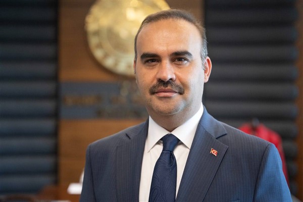 Bakan Kacır, AK Parti İstanbul İl Başkanlığı’ndaki programa katıldı 