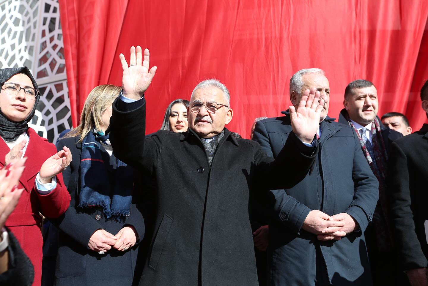 Başkan Büyükkılıç, Bünyan’da Cumhur İttifakı Açık Hava Toplantısı’na katıldı