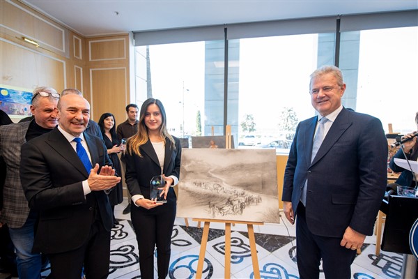 Başkan Soyer, “Rumeli’den Göç” temalı resim sergisinin açılışına katıldı