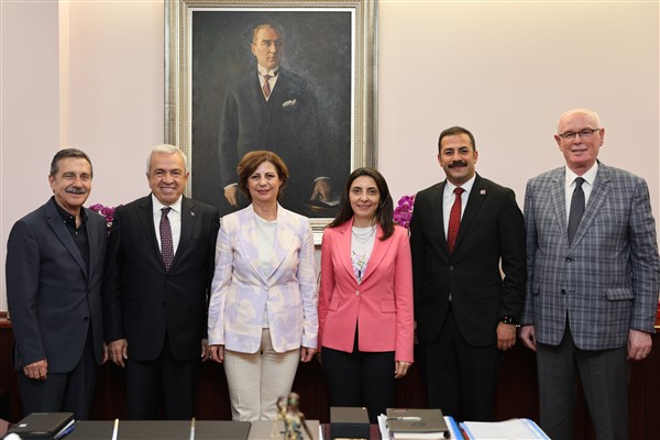 Başkan Ünlüce'ye CHP Bursa Milletvekili Kayışoğlu ve Başkan Özdemir'den ziyaret
