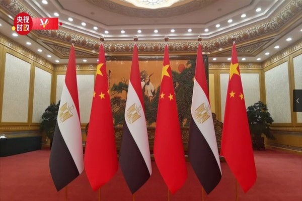Çin ve Mısır liderleri bir araya geldi