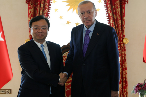Cumhurbaşkanı Erdoğan, BYD Başkanı Chuanfu ve heyetini kabul etti