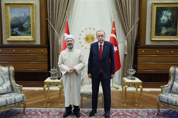Cumhurbaşkanı Erdoğan, Diyanet İşleri Başkanı Erbaş'ı kabul etti