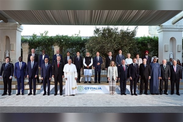Cumhurbaşkanı Erdoğan, G7 Liderler Zirvesi'nde aile fotoğrafı çekimine katıldı