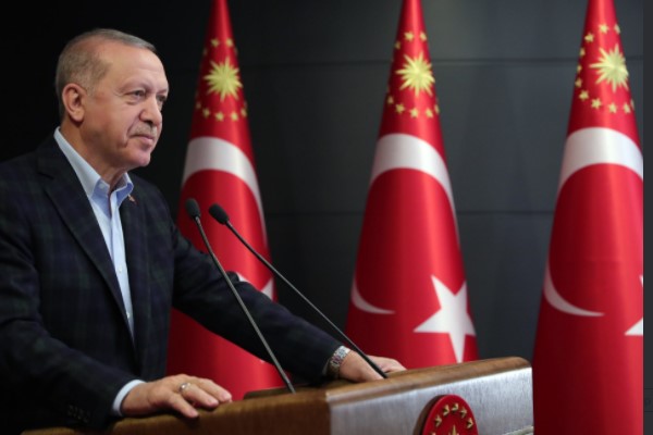 Cumhurbaşkanı Erdoğan, Süper Lig’e yükselen Eyüpspor ve Göztepe'yi tebrik etti