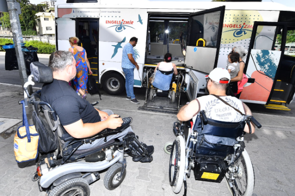 İzmir Büyükşehir’den engellilere hizmet