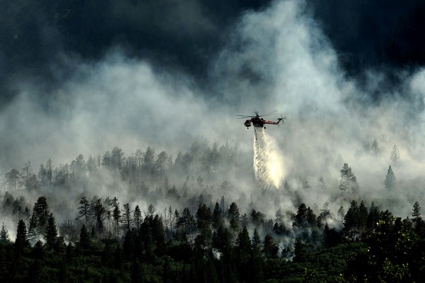 MSB, Çanakkale'deki orman yangınına 2 helikopter görevlendirdi