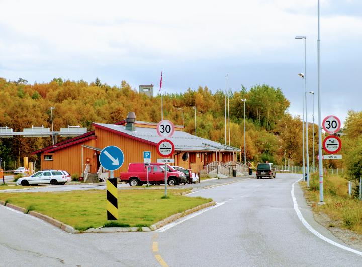 Norveç Ukrayna'daki savaşı gerekçe göstererek sınırını Rus turistlere kapattı 